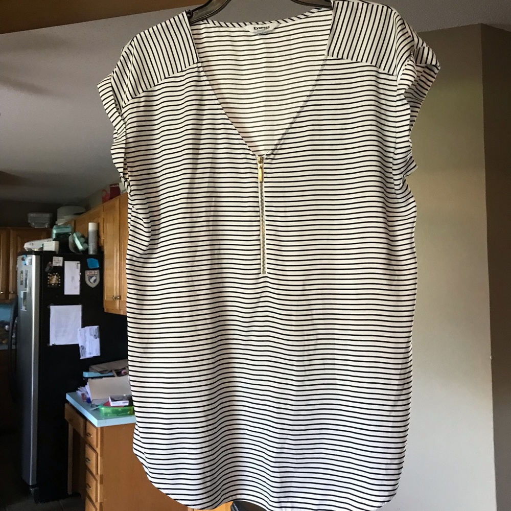 Express Black and white top size L $8